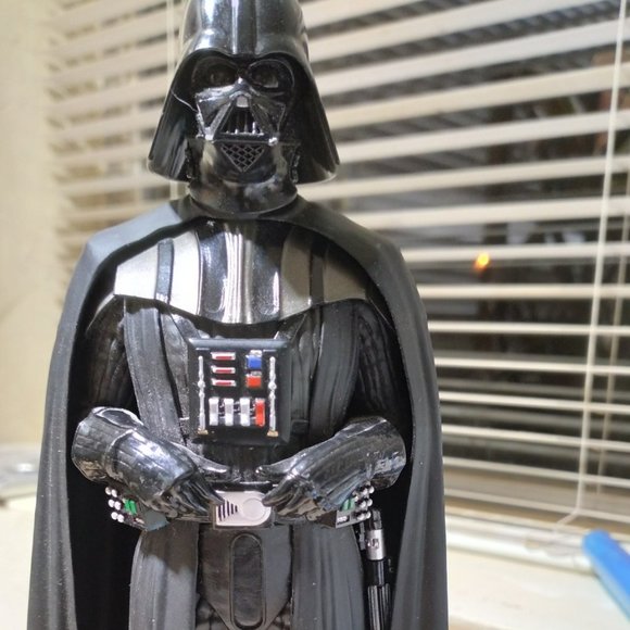 Star Wars Darth Vader Ep6 1/6 Scale action figure with movie and lightsaber